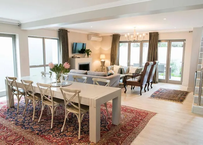 13 La Gratitude Luxury Apartment-With Backup Power For Loadshedding